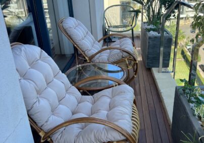 Rotin Naturel ou Synthétique : Lequel Choisir pour Votre Intérieur ou Extérieur au Maroc ?