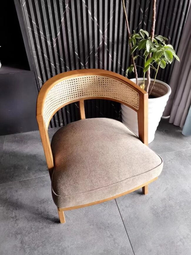 Chaise en Bois de Chêne - Confort et Design Moderne avec Dossier en Cannage