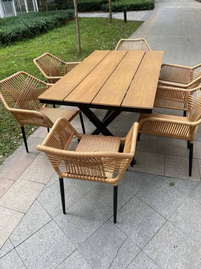 Ensemble Table de Jardin en Teck avec 6 Chaises en Rotin Synthétique et Métal