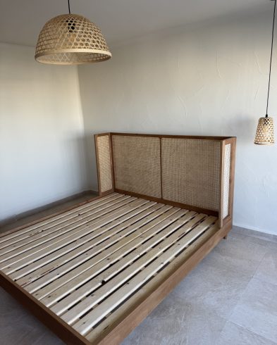 Lit en Hêtre Massif et Cannage Naturel – Design Artisanal Dar Rotin