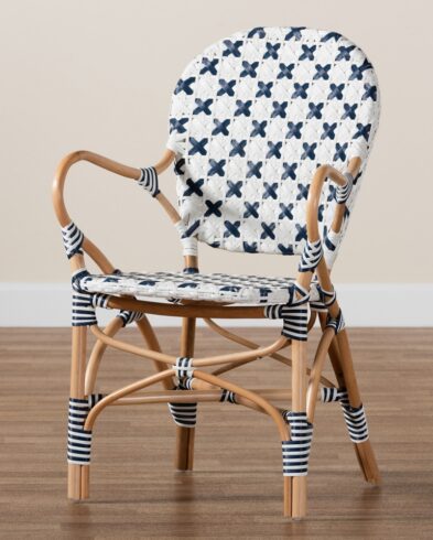 Fauteuil Bistro Riviera en Rotin – Tressage Artisanal Blanc & Bleu Marine