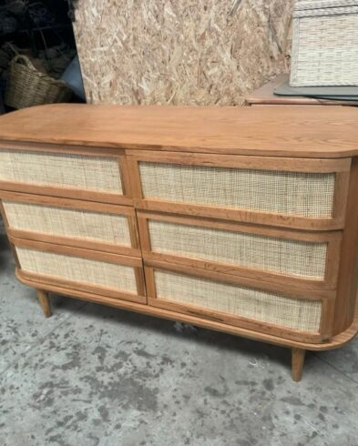 Commode “Oasis” en Bois Massif et Cannage – 6 Tiroirs à Façades Incurvées