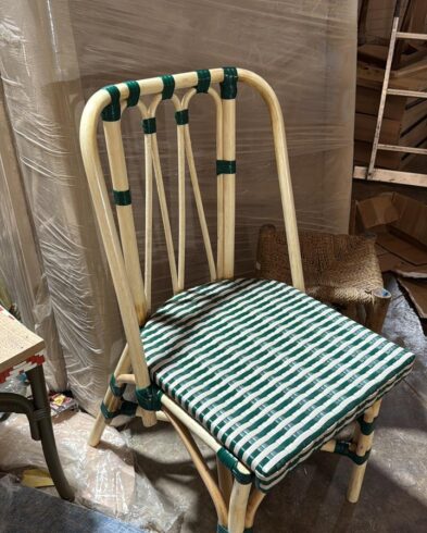 Chaise de Bistrot Parisien en Rotin Véritable et Cannage Tressé Vert et Blanc