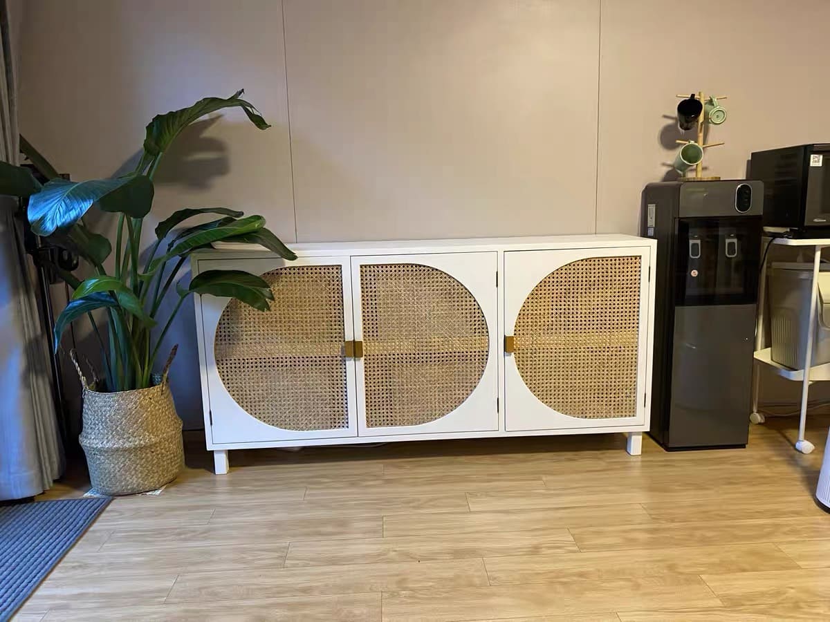buffet en cannage, petit buffet en cannage, meuble buffet en cannage, grand buffet en cannage, buffet en cannage ikea, buffet en cannage maison du monde, buffet en cannage noir, buffet en cannage pas cher, buffet en cannage la redoute, buffet en cannage blanc, meuble en cannage amazon, meuble en cannage arrondi, buffet cannage arrondi, buffet cannage atmosphera, buffet cannage amazon, buffet cannage avec tiroir, buffet cannage alinea, buffet cannage arche, buffet cannage ampm, meuble cannage atmosphera, buffet avec porte en cannage, buffet en bois avec cannage, buffet a casa, buffet à casablanca, restaurant buffet a casablanca Buffet blanc moderne à trois portes ornées de découpes circulaires en cannage rotin naturel