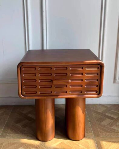 Table de Chevet Sculpturale en Bois & Tiroir Ajouré