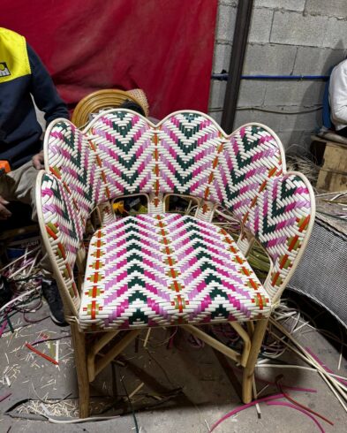 Fauteuil Bistro en Rotin Naturel et Tressage Synthétique Multicolore Motif Chevrons